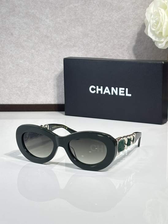Picture of Chanel Sunglasses _SKUfw77318146fw